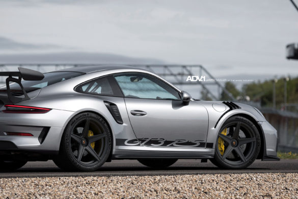RENDERING: Silver Porsche 991 GT3 RS – ADV5 M.V1 SL – Matte Black