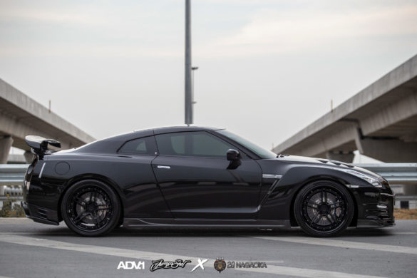 Black Nissan GTR – ADV05 Track Spec Advanced Series Wheels – Matte Black / Gloss Black