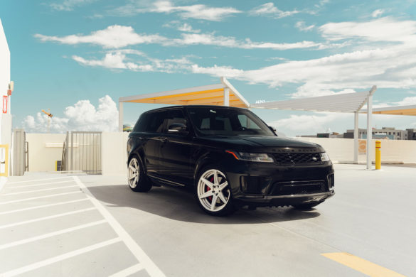 Black Range Rover SVR – ADV6 M.V2 SL Wheels