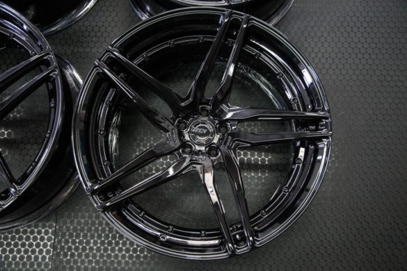 ADV05R M.V2 CS – Bentley Continental GT – Gloss Black